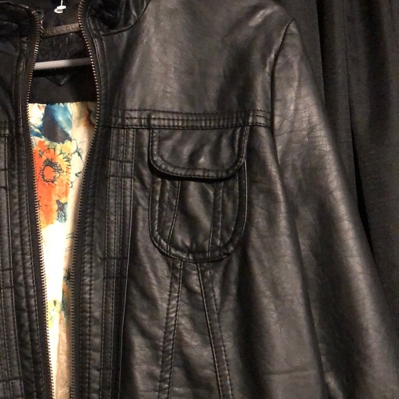 JOU JOU leather jacket - Picture 4 of 8